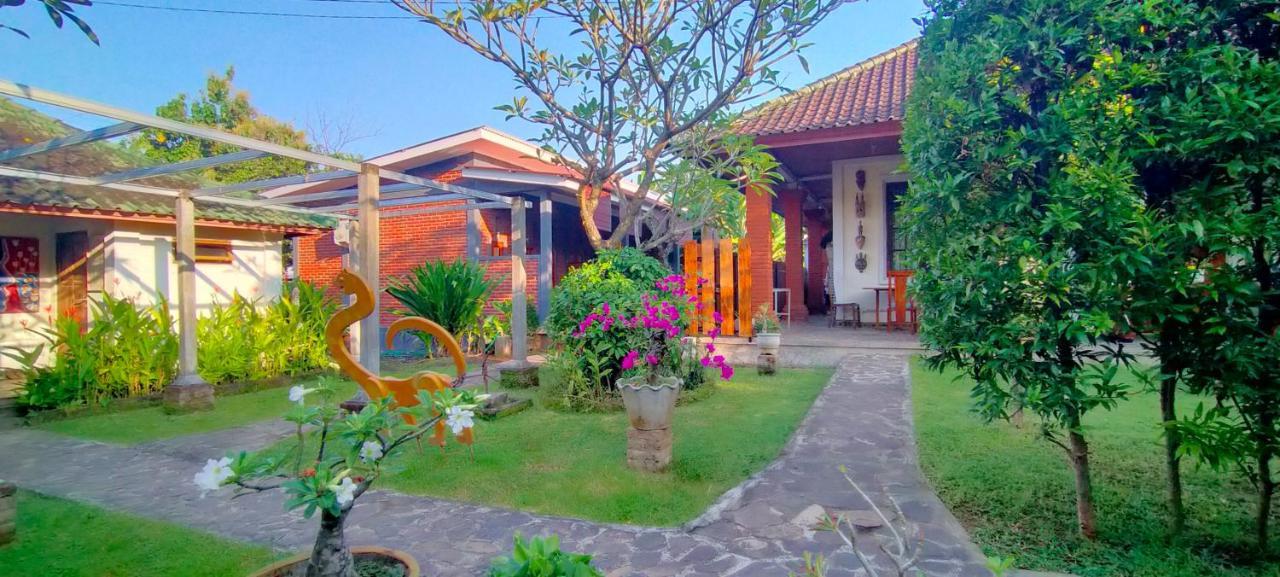 Tunjung Guest House Lovina Beach Pabean Buleleng Extérieur photo