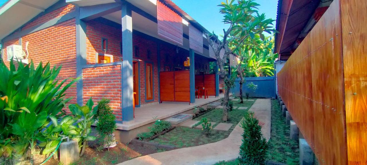Tunjung Guest House Lovina Beach Pabean Buleleng Extérieur photo