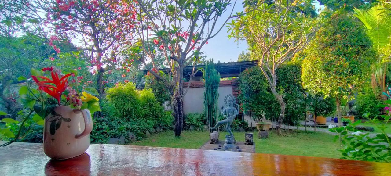 Tunjung Guest House Lovina Beach Pabean Buleleng Extérieur photo